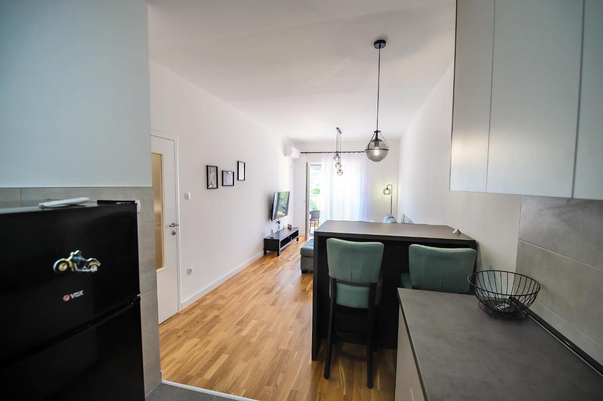 Apartment Darija 4 *